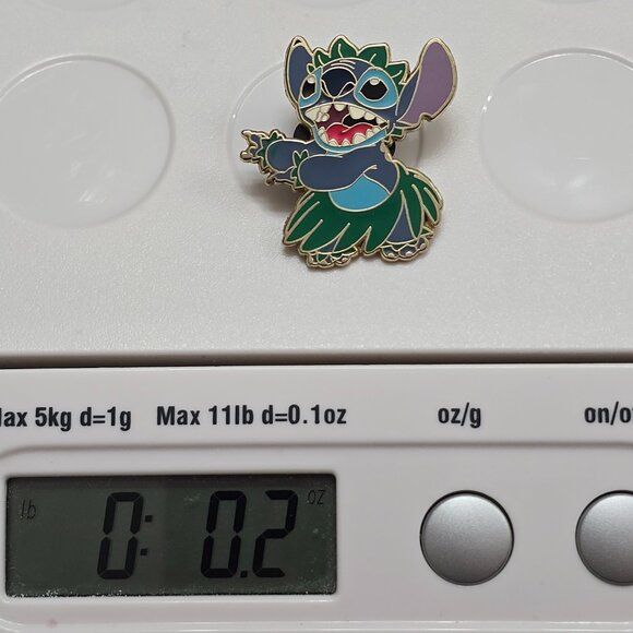 Disney Stitch Hula Skirt Enamel Trading Pin 2008 Lilo & Stitch Collectible - Picture 7 of 7